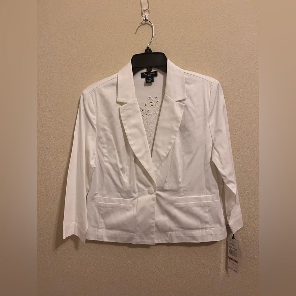 Nue Options White Embroidered Blazer